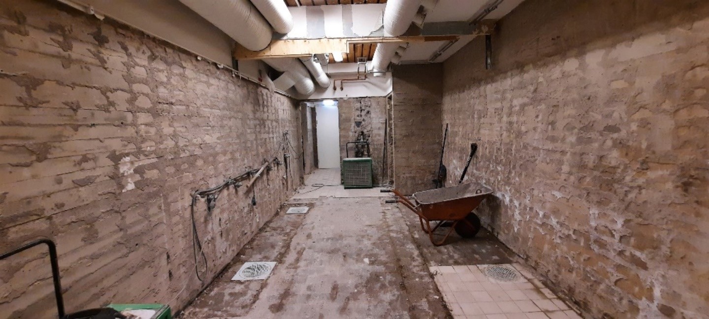 Bilden visar renoveringen av duschutrymmena vid Frykenskolans idrottshall